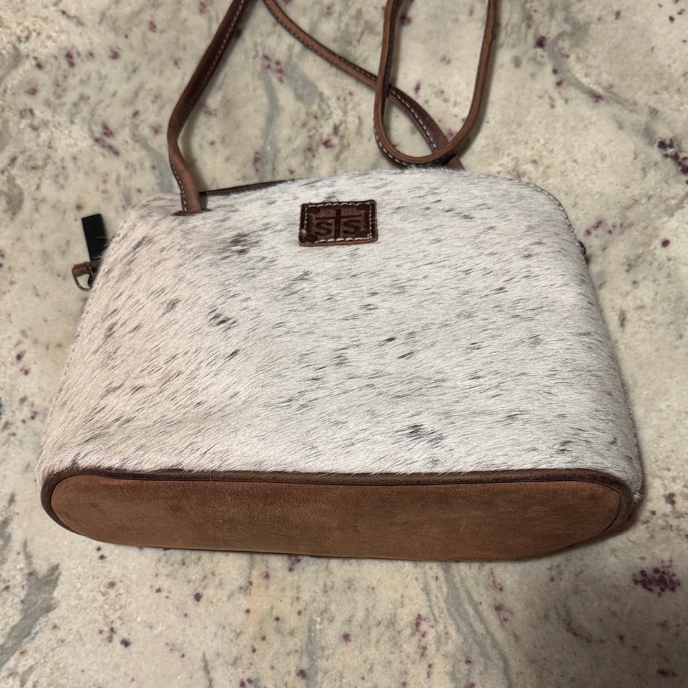 STS Ranchwear Cream and Brown Crossbody Bag